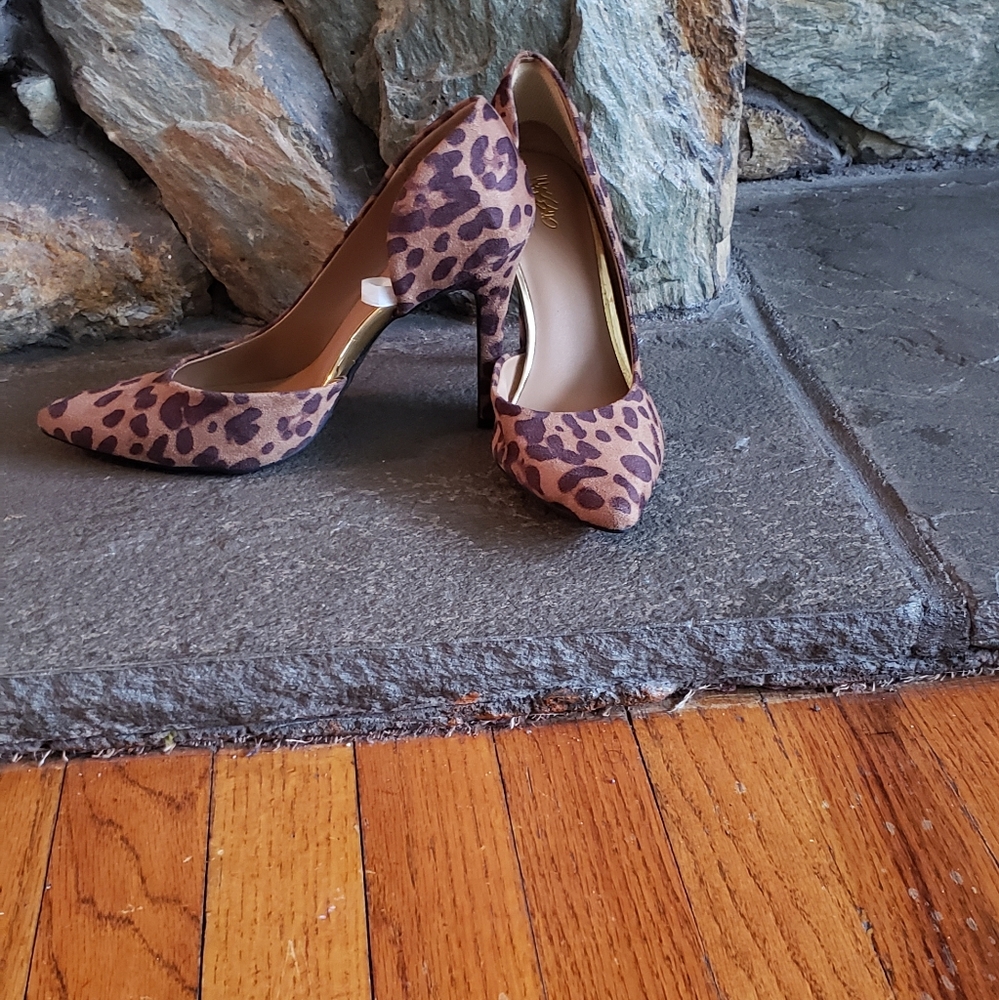 Leopard Heels - Picture 2 of 4
